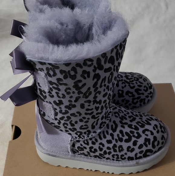 UGGS Exotic Purple - Picture 3 of 6